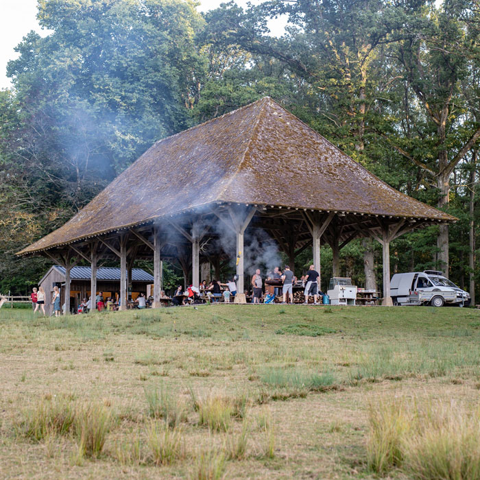 Lieu de réception pour les barbecues en extérieur dans le parc naturel de Boutissaint
